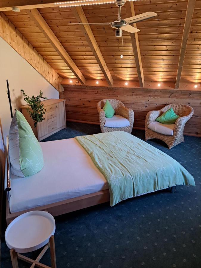 Steewer Landhaus Gemuetliche Ferienwohnung Bis 6 Pers In Ruhiger Ortsrandlage Stebach Exterior foto